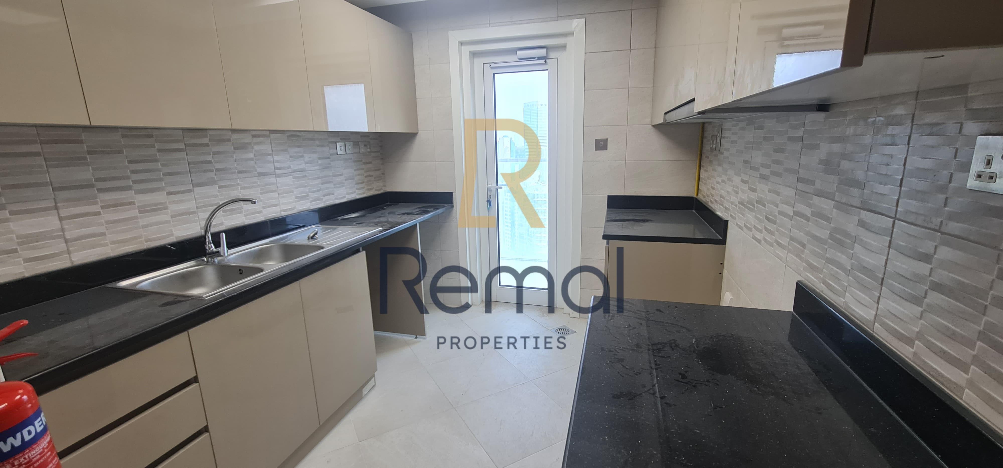 Premium 2-Bedroom Apartment in Corniche | Modern Living - Photo 8