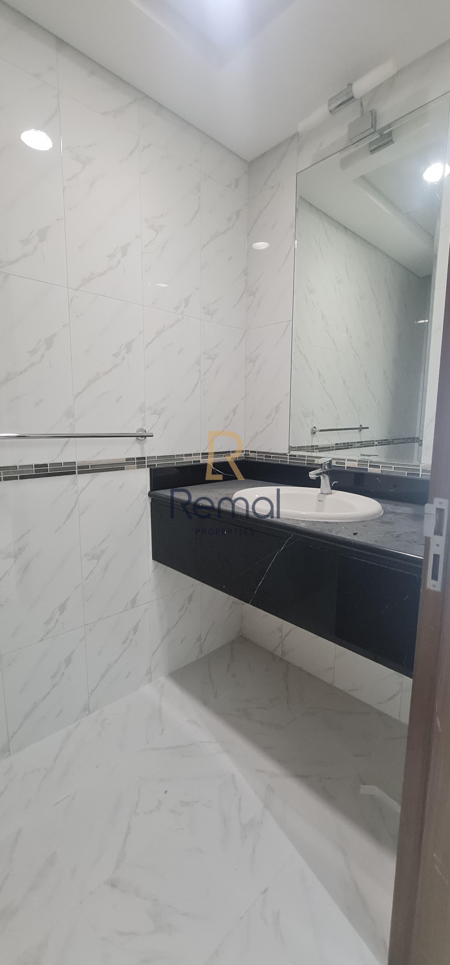 Spacious 3-Bedroom Apartments for Rent in Al Tibbiya - Photo 13