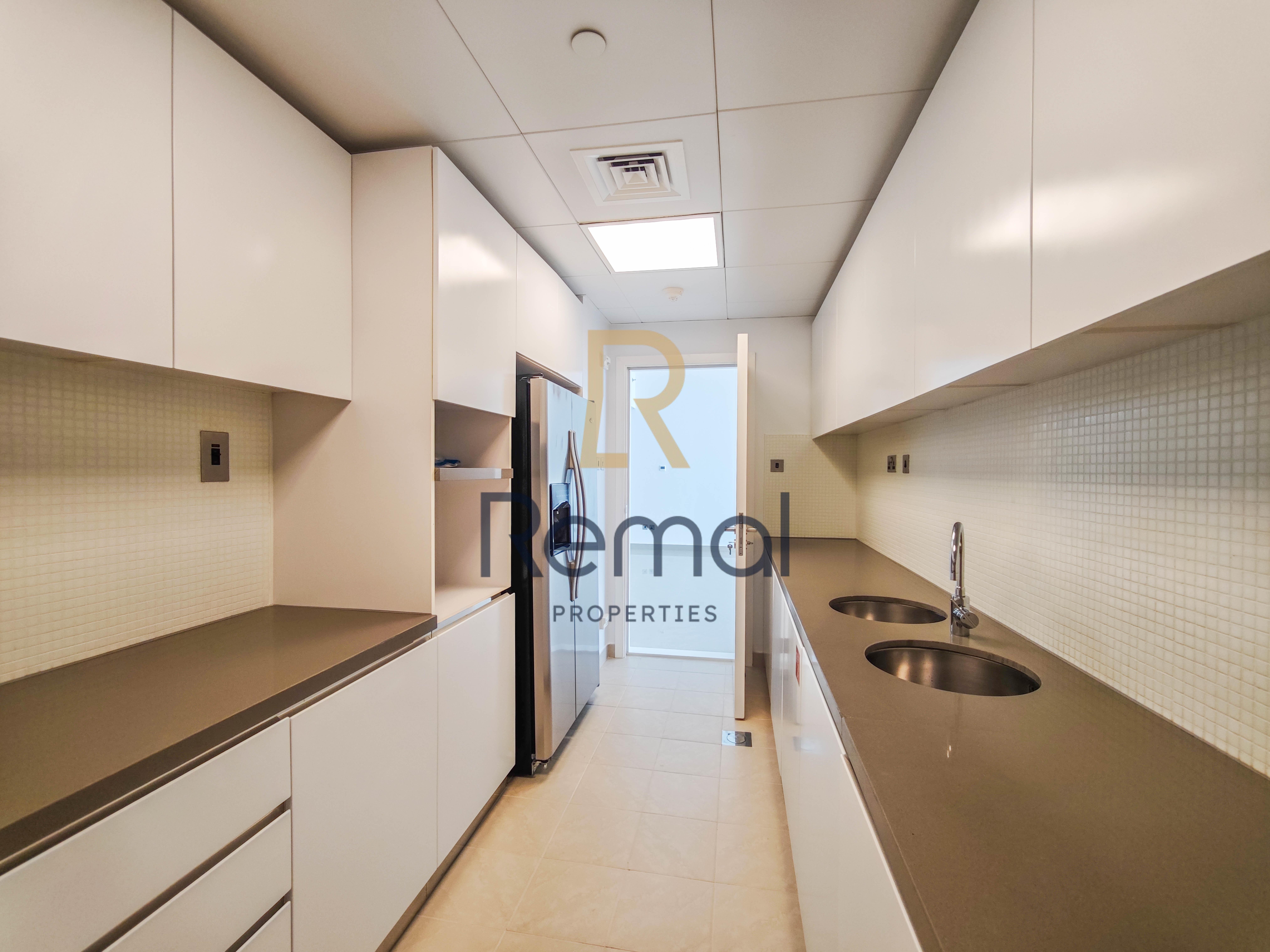 Corniche Abu Dhabi Apartments | Sea View | Premium Living - Photo 19